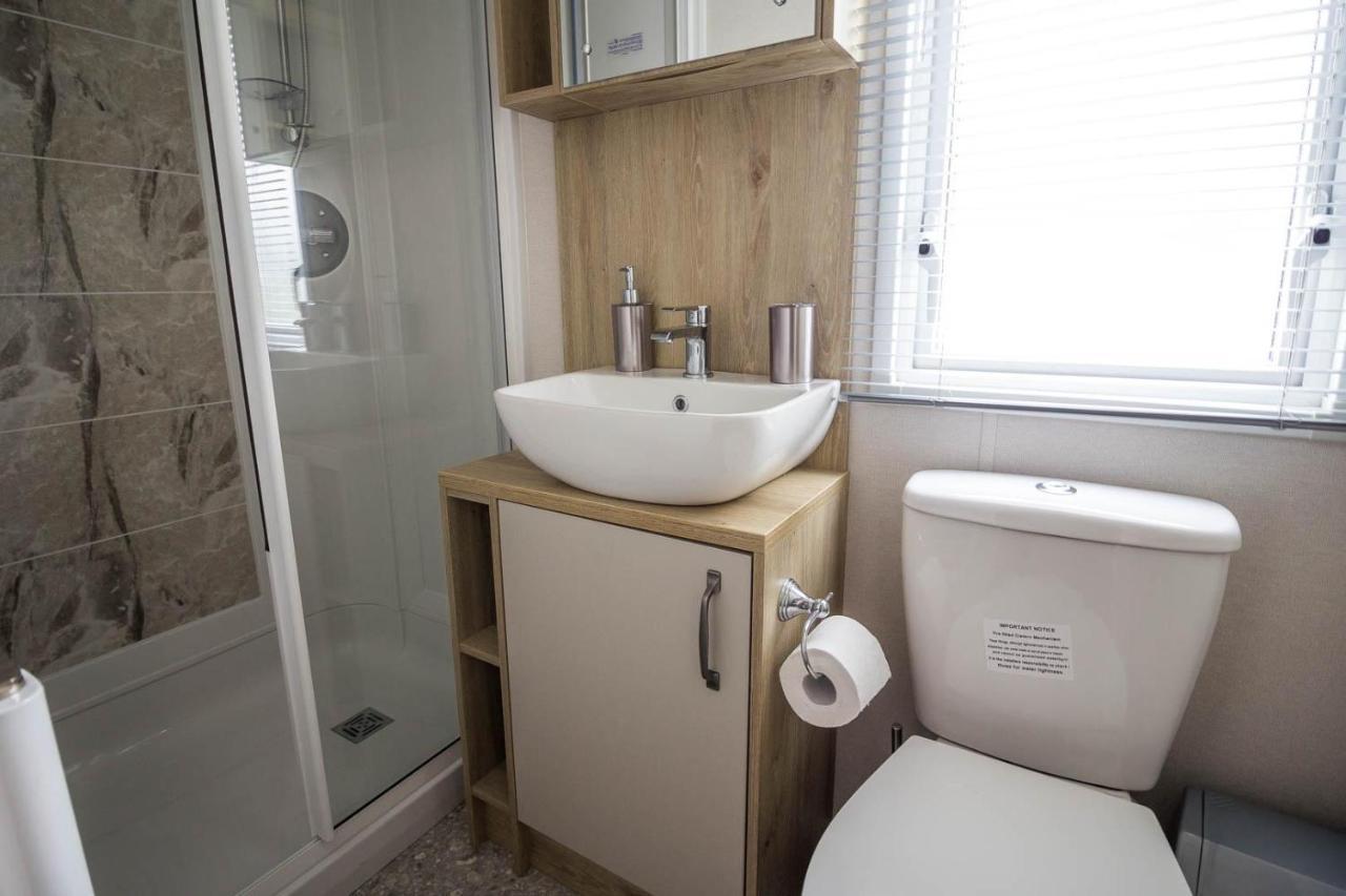 Beautiful 6 Berth Caravan With Decking At Southview Holiday Park Ref 33024O Hotel Skegness Eksteriør billede