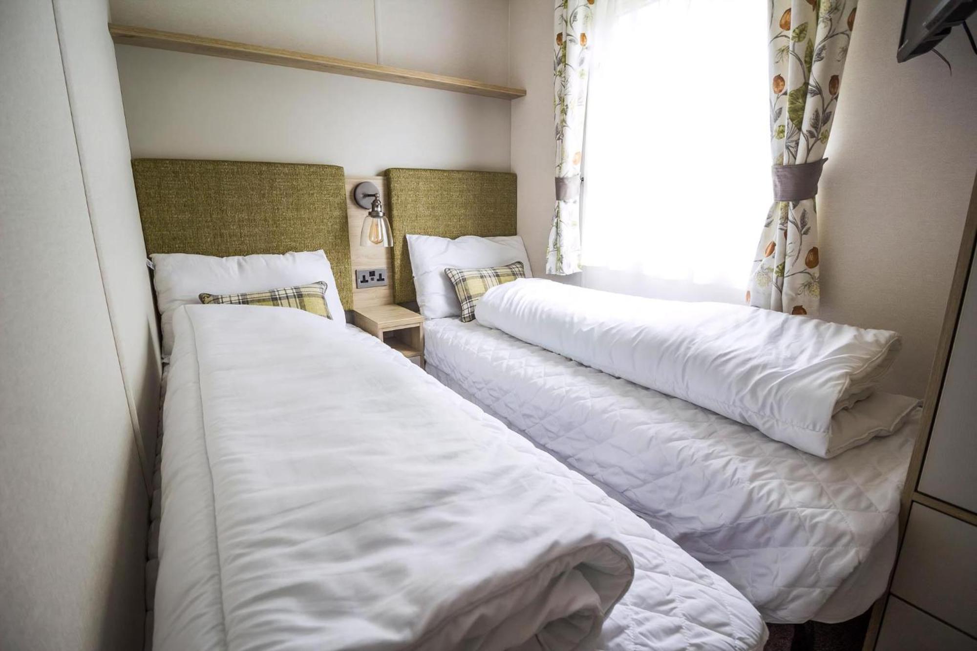 Beautiful 6 Berth Caravan With Decking At Southview Holiday Park Ref 33024O Hotel Skegness Eksteriør billede