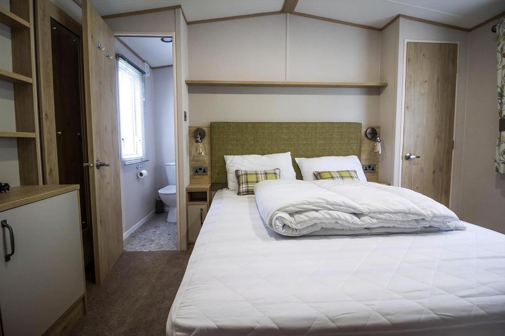 Beautiful 6 Berth Caravan With Decking At Southview Holiday Park Ref 33024O Hotel Skegness Eksteriør billede